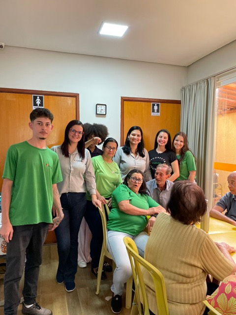 Colaboradores do Supermercado Lucas em ação de voluntariado